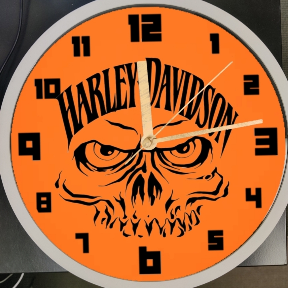 Harley Davidson psych-O skull clock